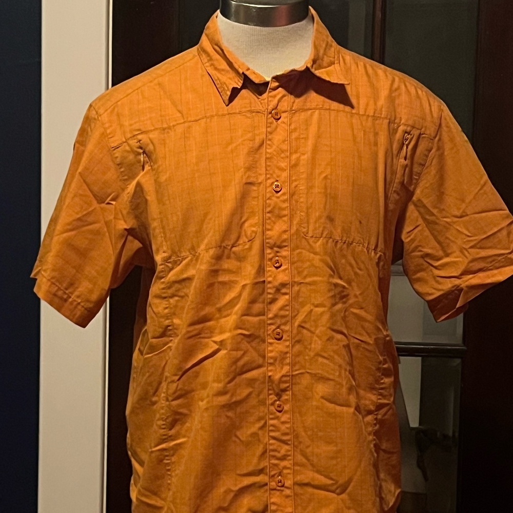 Arc'teryx short sleeve button down shirt — Men's L